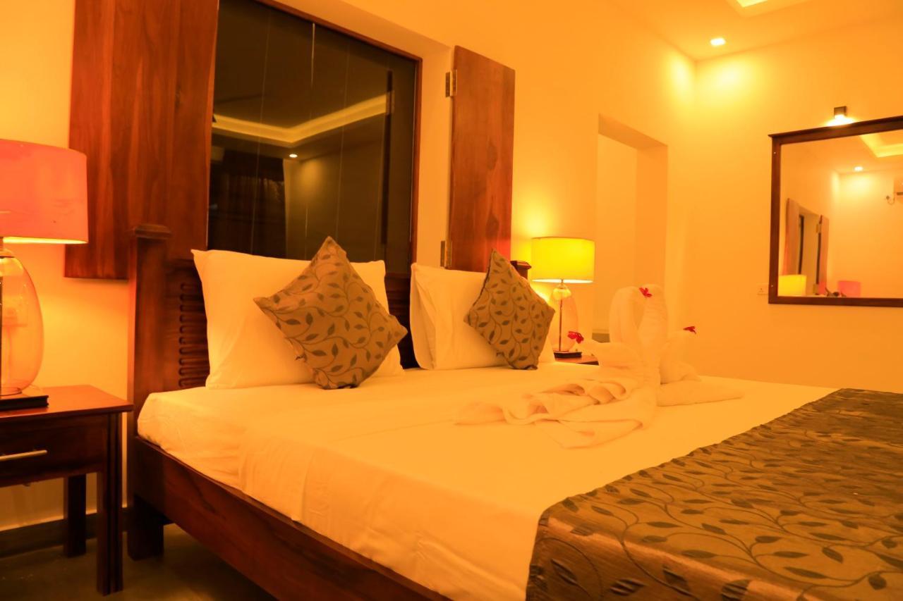Tara Watergate Hotel ทิซซามาฮารามา ภายนอก รูปภาพ