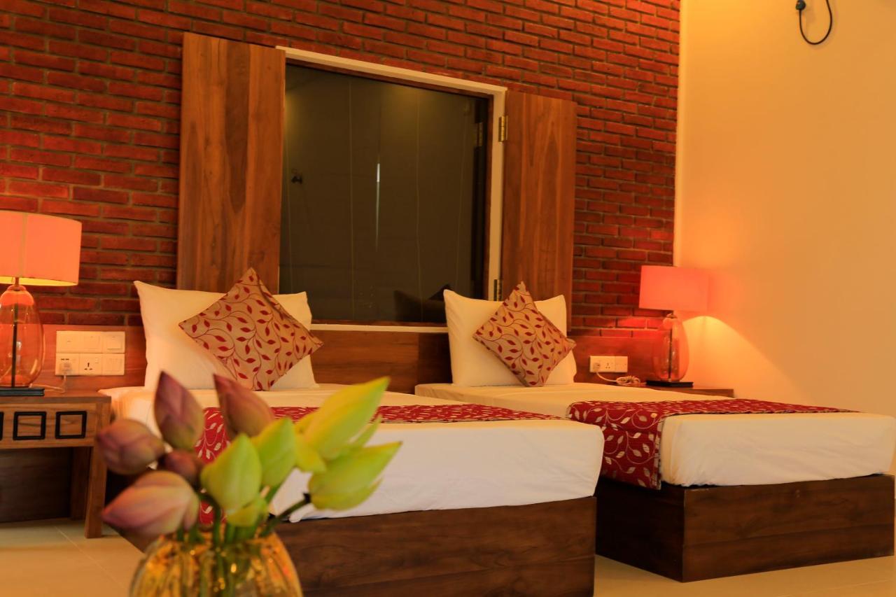 Tara Watergate Hotel ทิซซามาฮารามา ภายนอก รูปภาพ
